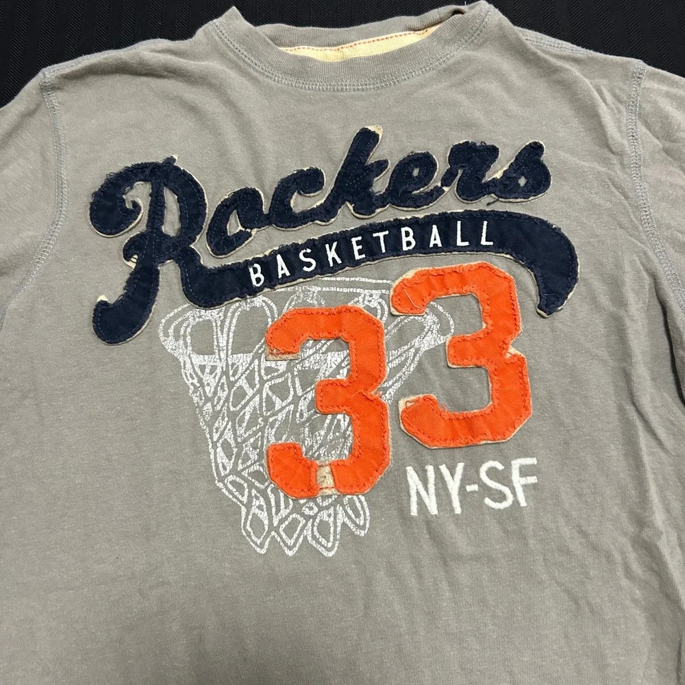 Old Navy Boys Gray Rockers Basketball Graphic Long Sleeve Tee Shirt Size M Y2K